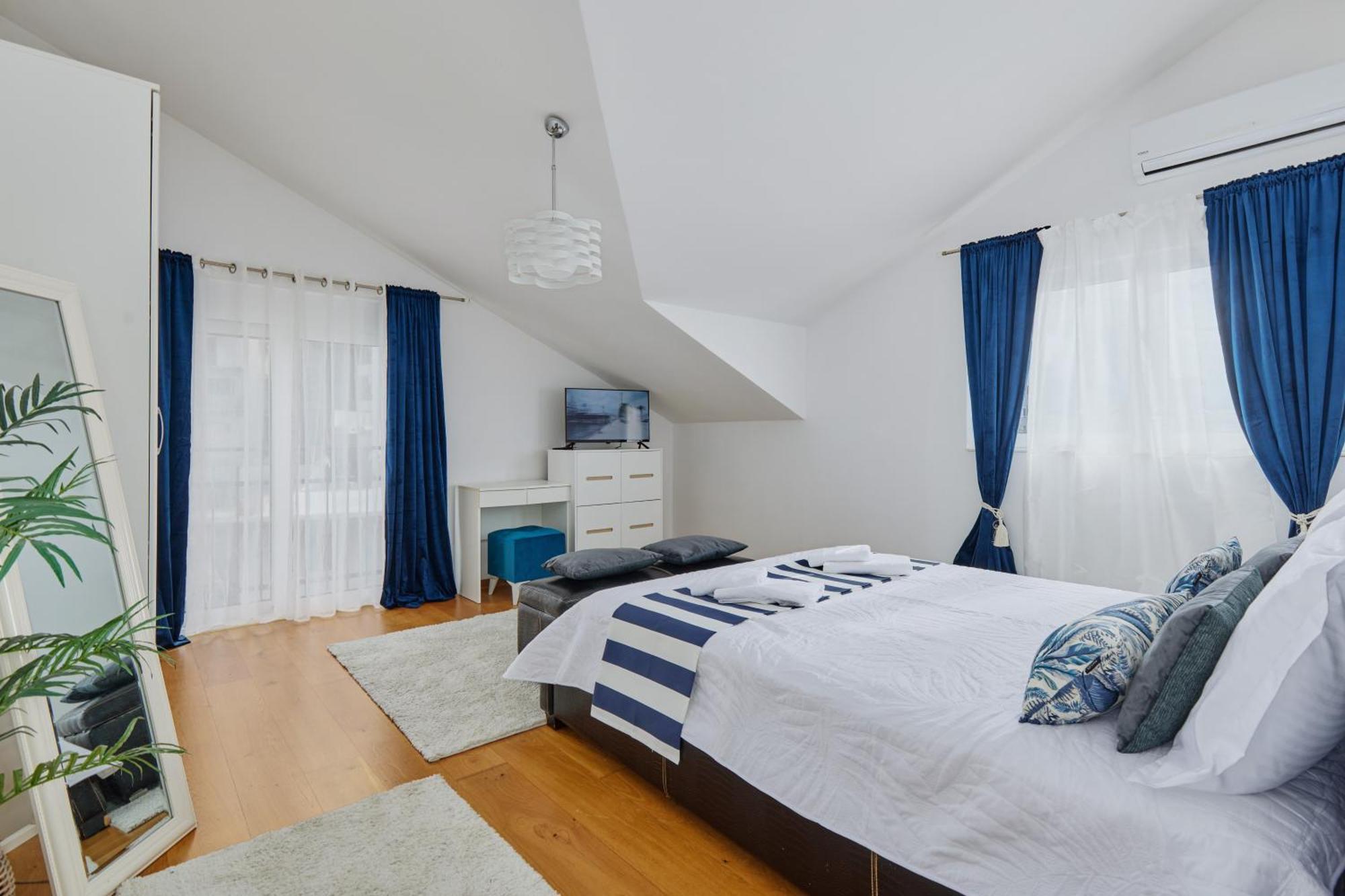 Bayview Apartments Tivat Montenegro Esterno foto