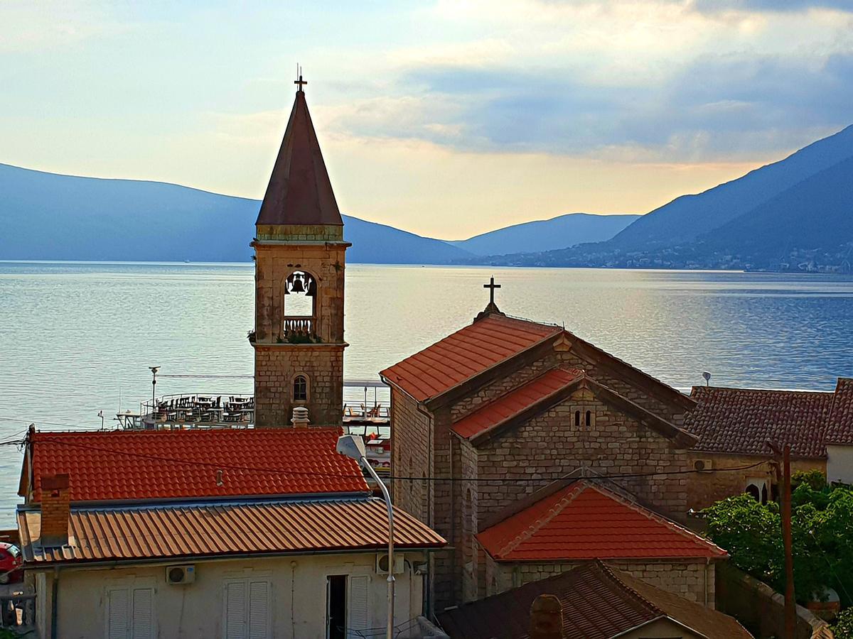 Bayview Apartments Tivat Montenegro Esterno foto
