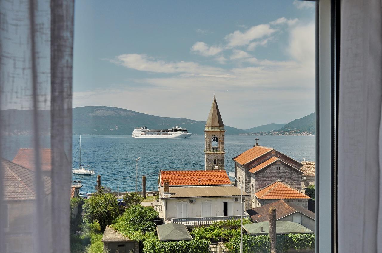 Bayview Apartments Tivat Montenegro Esterno foto