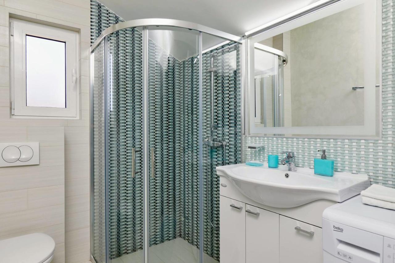 Bayview Apartments Tivat Montenegro Esterno foto