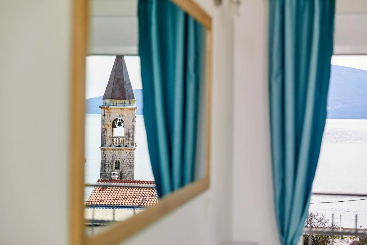 Bayview Apartments Tivat Montenegro Esterno foto