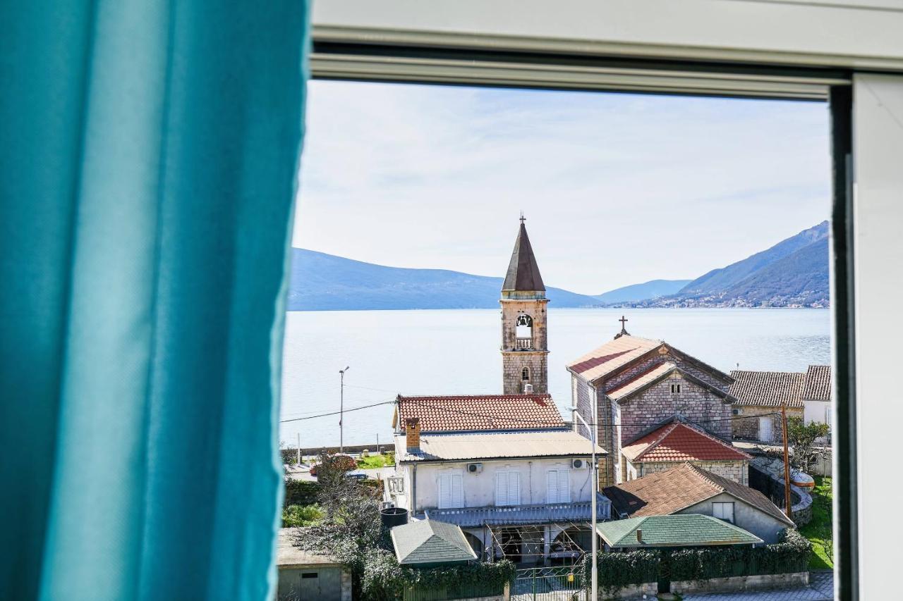 Bayview Apartments Tivat Montenegro Esterno foto