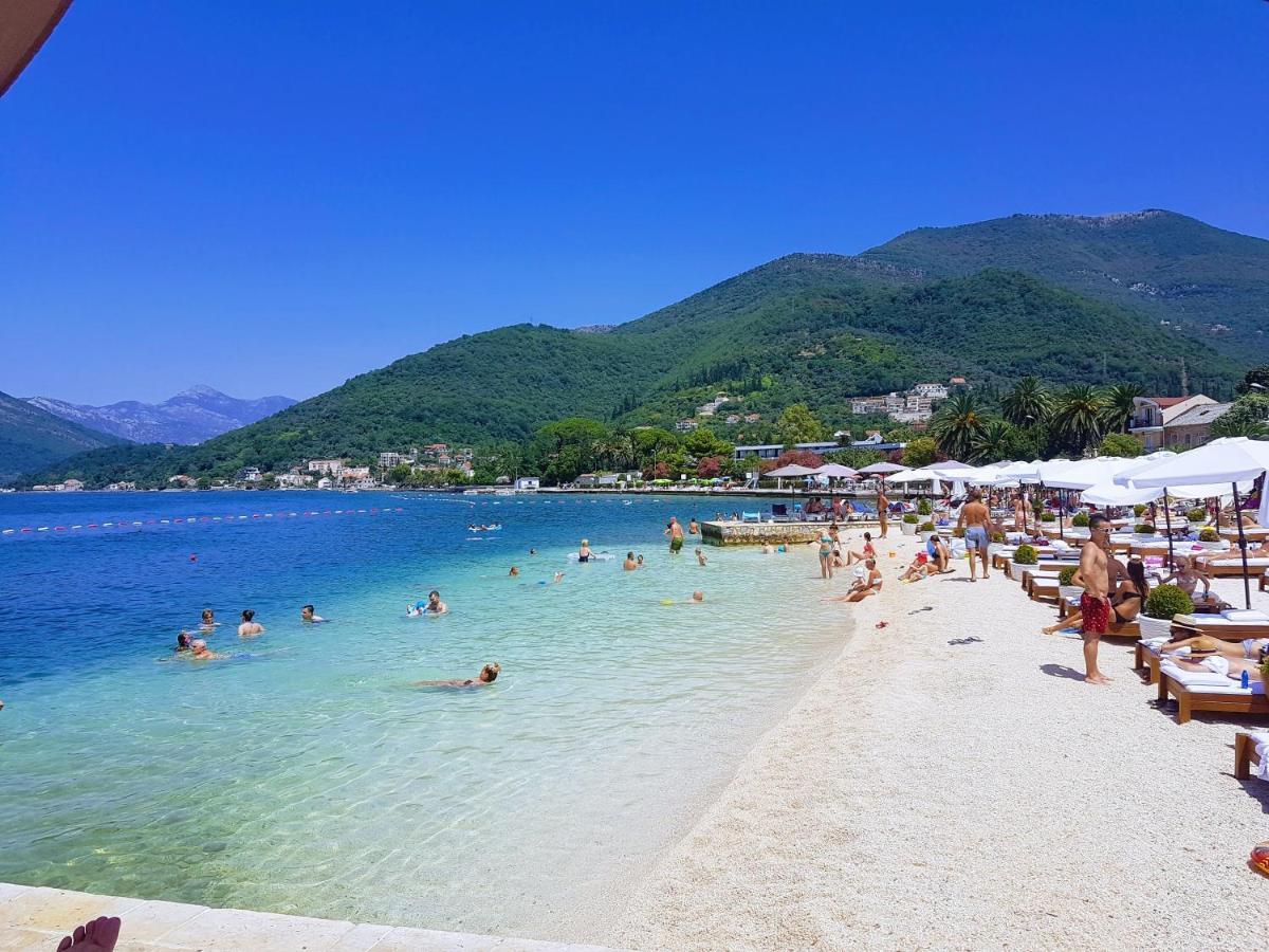 Bayview Apartments Tivat Montenegro Esterno foto